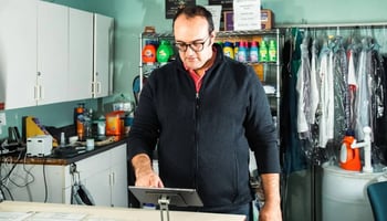 6 Essential Laundromat Metrics to Track for Business Success