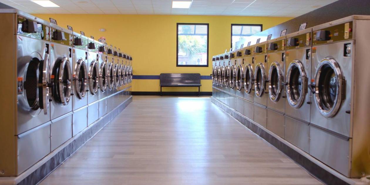 Laundry Mat vs Laundromat